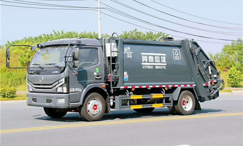 8立方東風(fēng)多利卡壓縮式垃圾車(chē) 