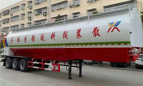 65立方三軸散裝飼料半掛車(chē) 